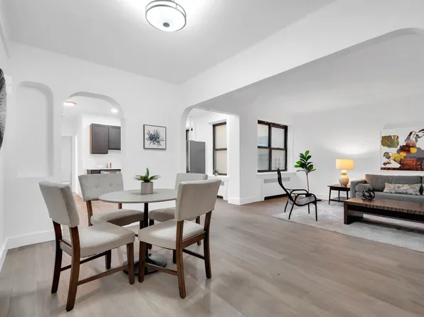 3000 Valentine Avenue image 3 of 7