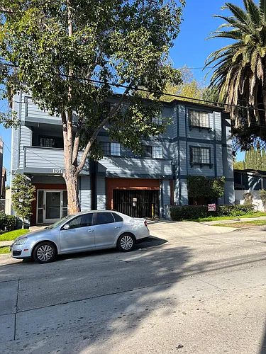 1371 Loma Ave Photo 1