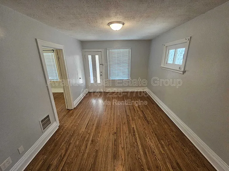 3717 Cambridge Ave — Photo 10