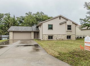 1506 Holly Ln, Junction City, KS 66441