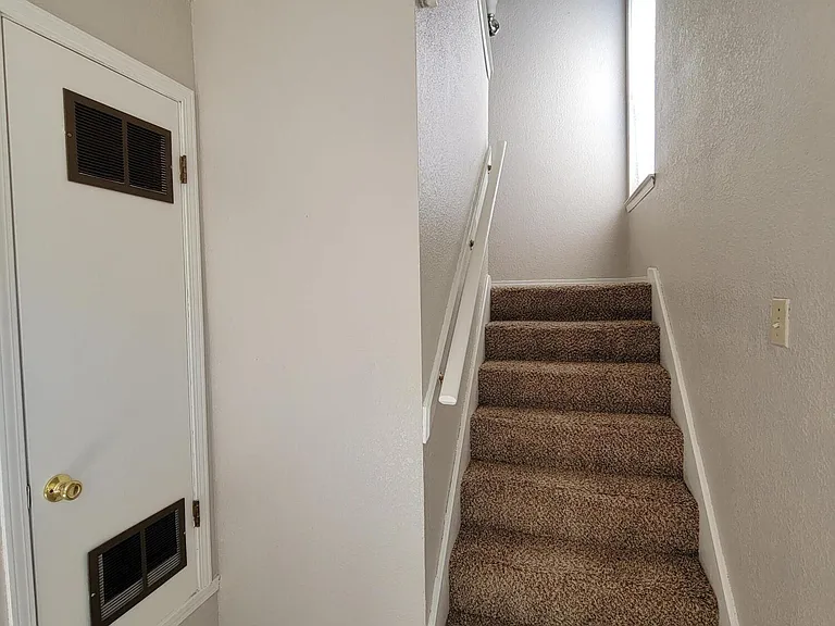 3200 Mountain Ridge Dr — Photo 22