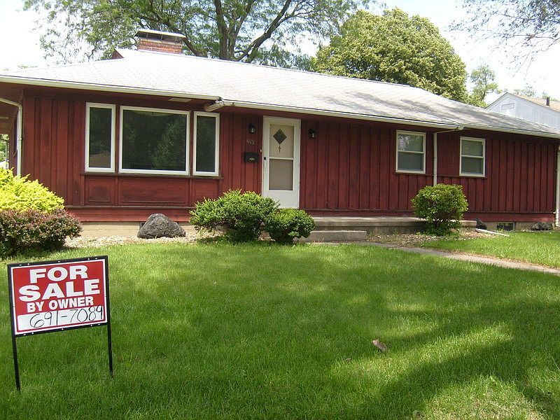 2nd image of 1113 W Ridge Rd