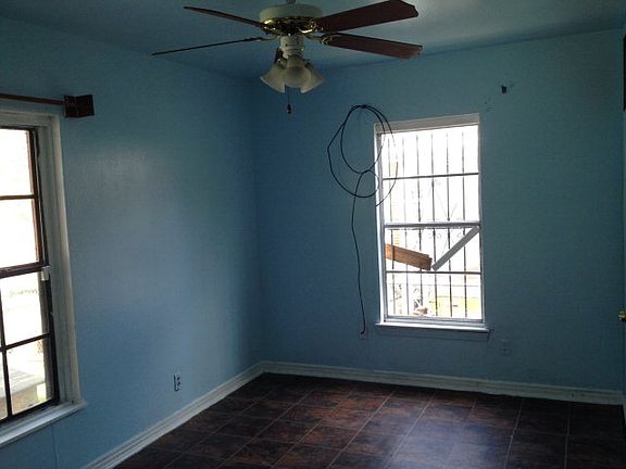 3rd image of 1630 Tulane Ave