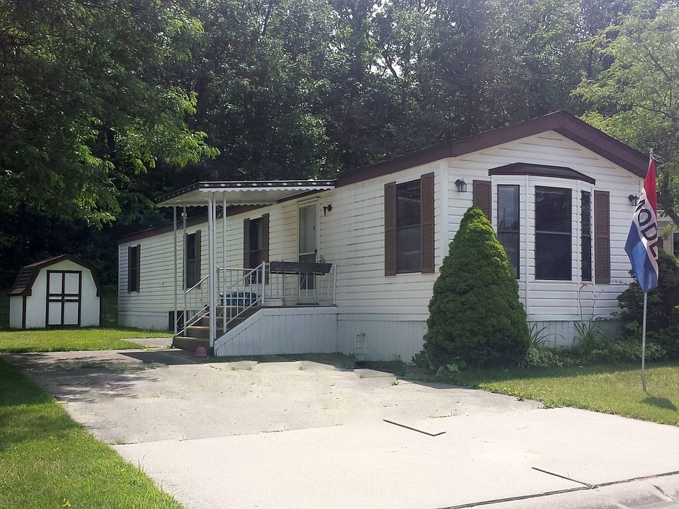 1st image of 145 Applewood Ct