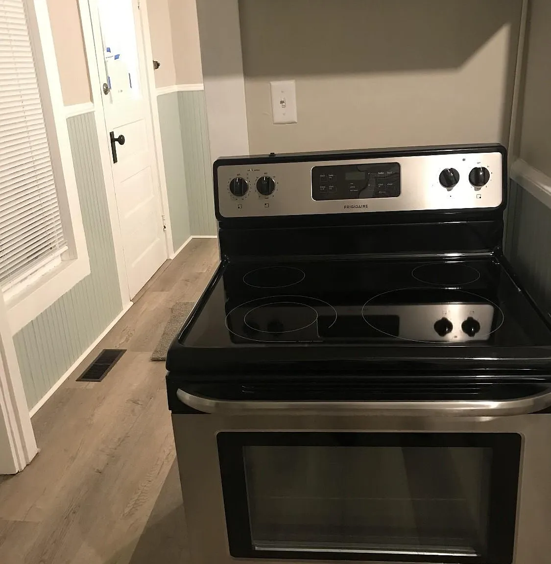 2 bed, 930 sqft, $1,650 — Photo 3