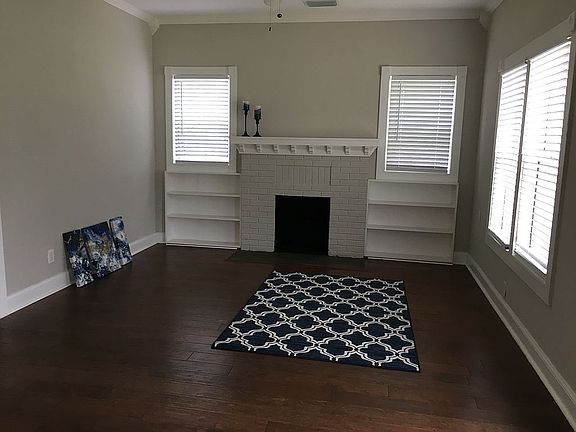 Lvg room built-ins fireplace
