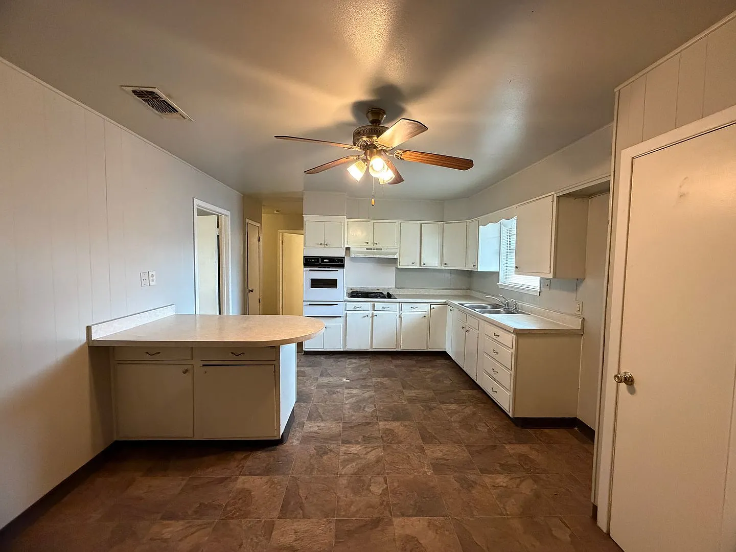 318 Como Street — Photo 3