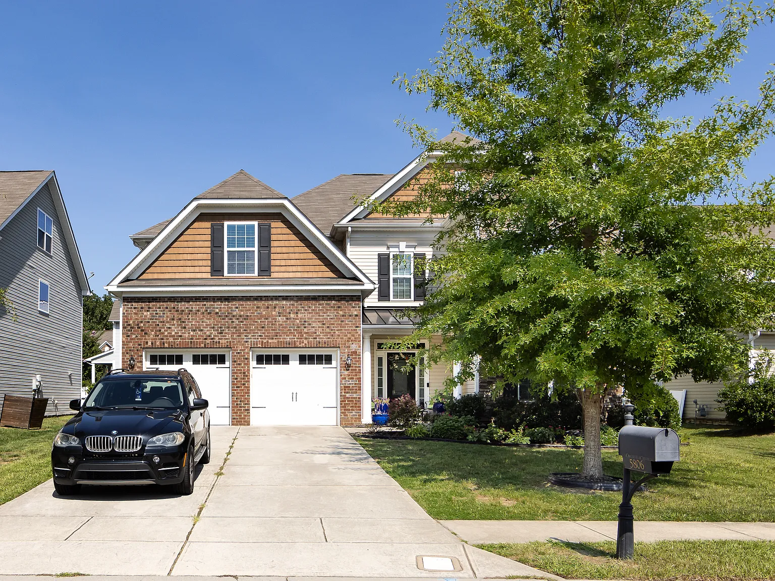 6 bed, 5.5 bath, 3540 sqft, $3,330 — Photo 2