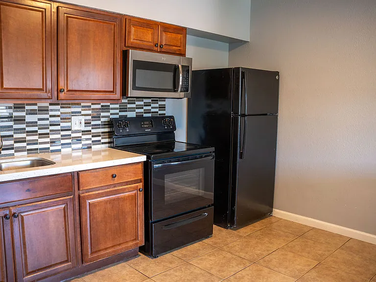 3637 E Oak St #6 — Photo 8