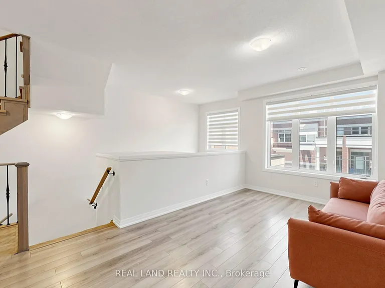 24 Sissons Way — Photo 4
