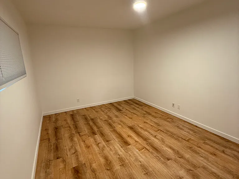 1509 N Hollywood Way #B — Photo 19