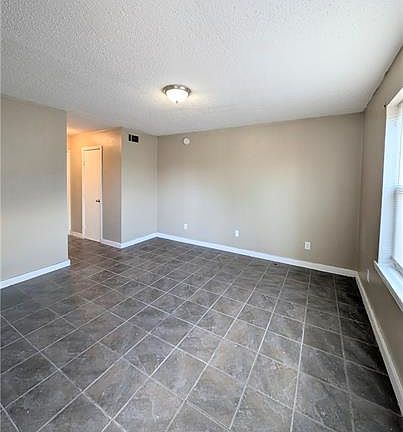 5th image of 10921 Roger Dr APT B