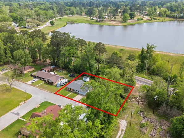 801 Sunset Dr, Overton, TX 75684