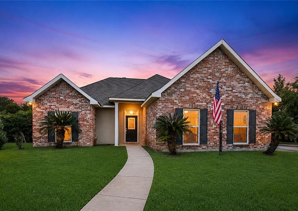 1st image of 28441 Apple Blossom Ln