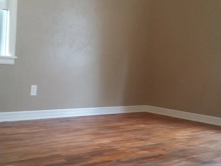 510 Coyne St — Photo 9