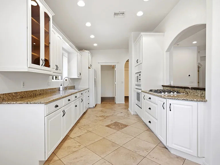 3744 E Calle Barcelona — Photo 8