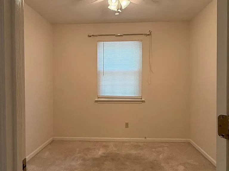 282 Albert Ct — Photo 17
