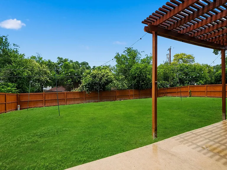 3331 Nantucket Dr — Photo 26