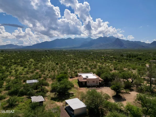 1400 W Hawk Way, Amado, AZ 85645