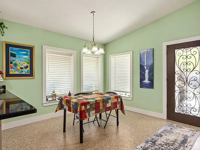 144 Roland Trl — Photo 10