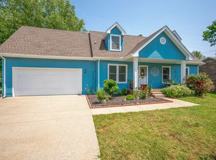 1567 Barrett Dr, Clarksville, TN 37043