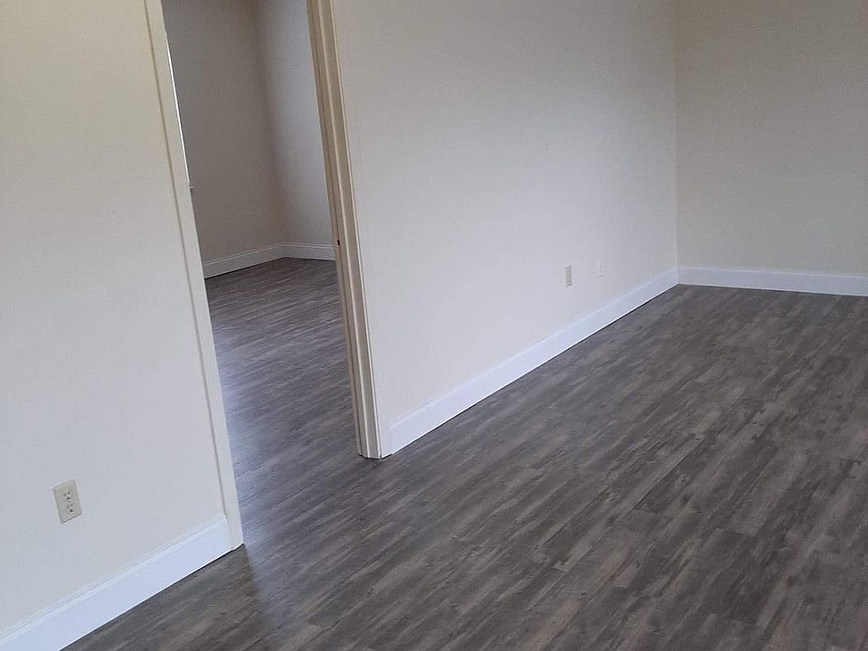 1st image of 606 Oak Cv #5