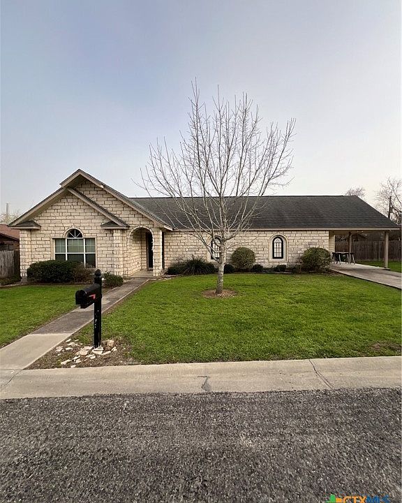 1st image of 720 Larry Dr