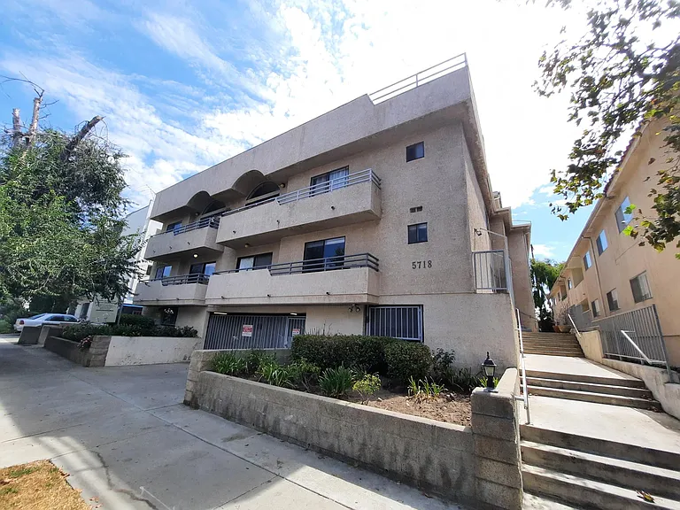 5718 Camellia Ave #107 — Photo 1