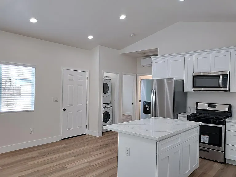 8814 Geraldine Ave — Photo 1