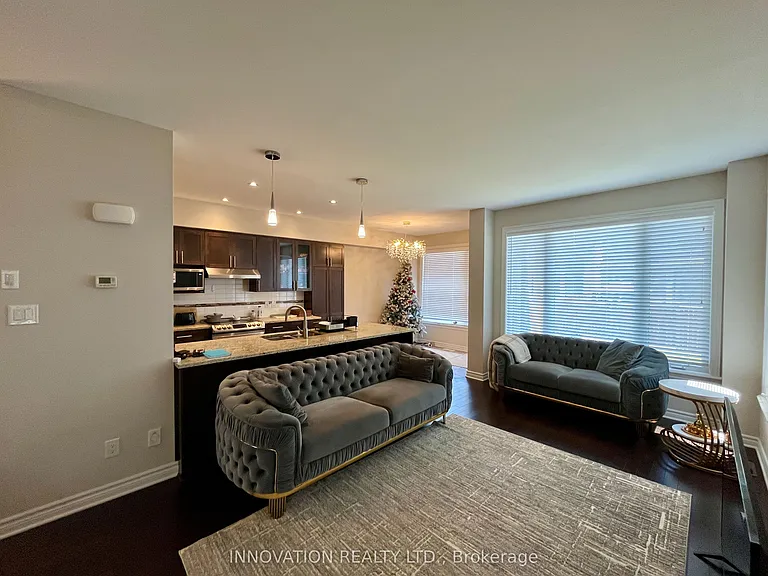 222 Dolce Cres — Photo 16
