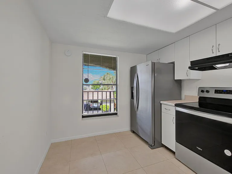 145 Cypress Way E #D-4 — Photo 24