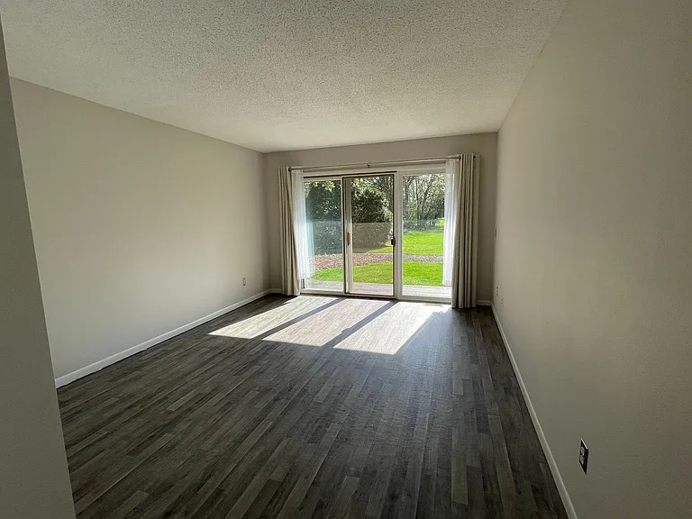 870 E Boundary St — Photo 18