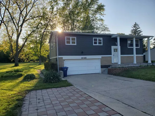 1048 Belle Plaine Ave, Gurnee, IL 60031