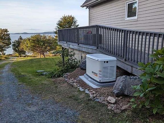 2nd image of 368 Lakeshore Dr