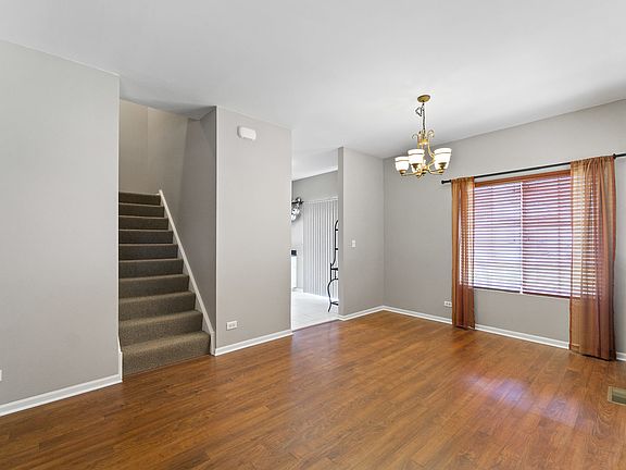 4th image of 212 Heather Glen Dr