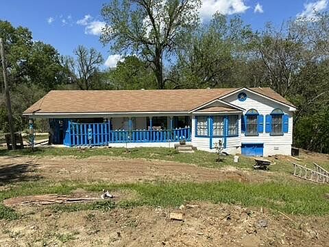 2nd image of 1009 Bagot St