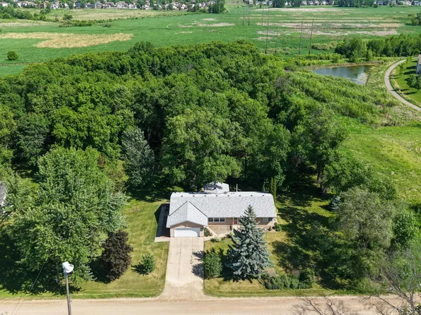 9884 35th St NE, Saint Michael, MN 55376