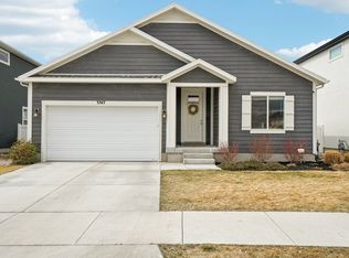 3747 N Deepwater Dr, Eagle Mountain, UT 84005