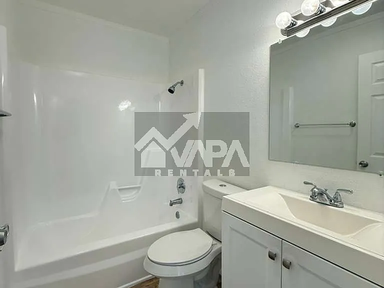 7210 Glen Trl — Photo 13