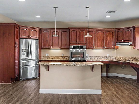 3rd image of 254 Rosebud Ave