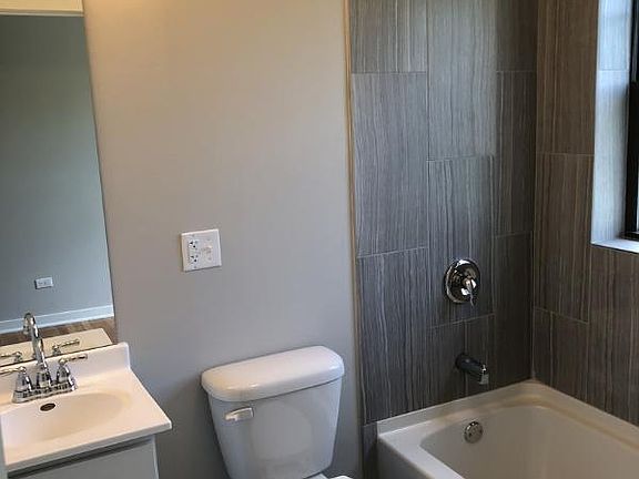 4th image of 3104 W Sunnyside Ave #2