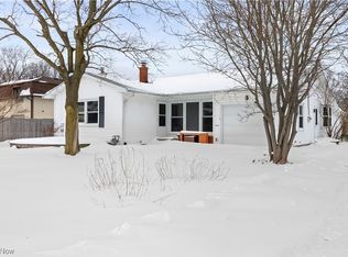 14015 W Lake Rd, Vermilion, OH 44089