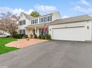 1992 Packard Ln, Gurnee, IL 60031