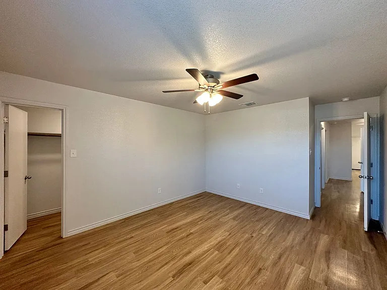 1809 Clovis Dr — Photo 14