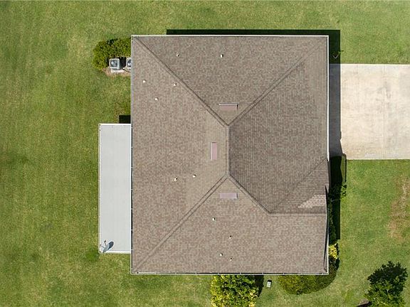 3rd image of 5925 Orangewood Ln
