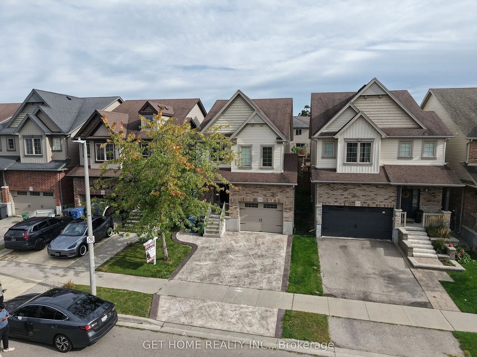 3 bed, $3,000 — Photo 2