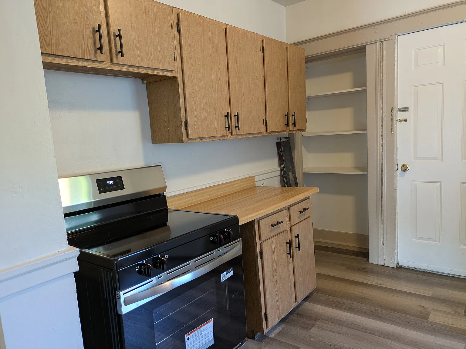 2 bed, 1089 sqft, $1,350 — Photo 4