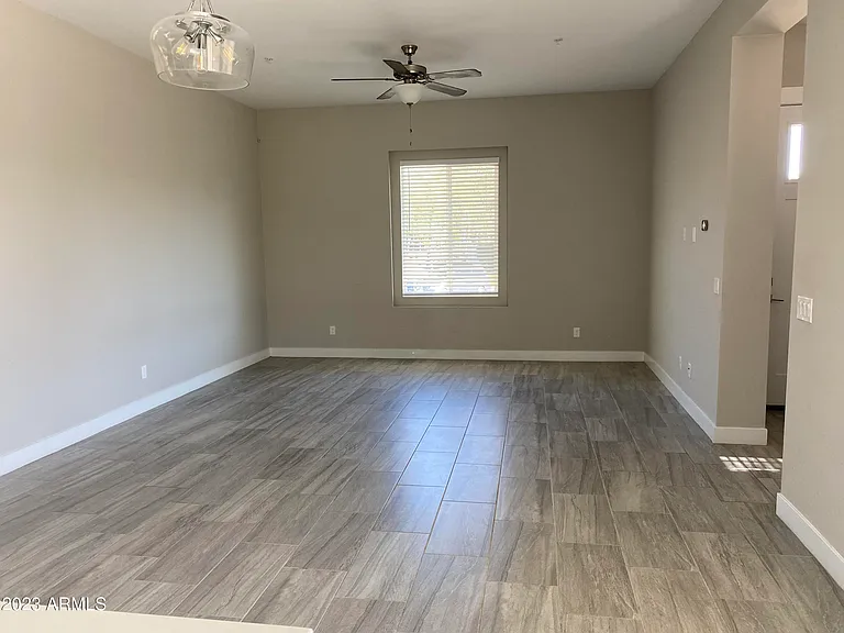 21065 W Elm Way Ct — Photo 4