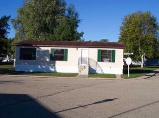 201 Shoreline Dr W, Port Sanilac, MI 48469