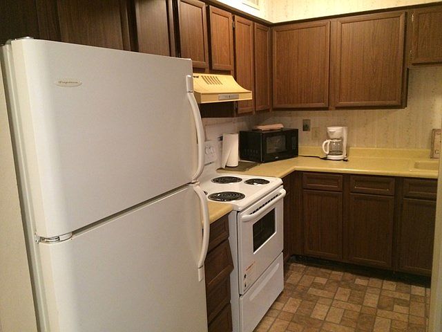 2nd image of 1108 E 52nd St